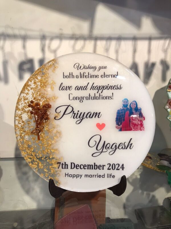 Resin Personalised Couple Photo Frame | Resin plate with a tiny floral