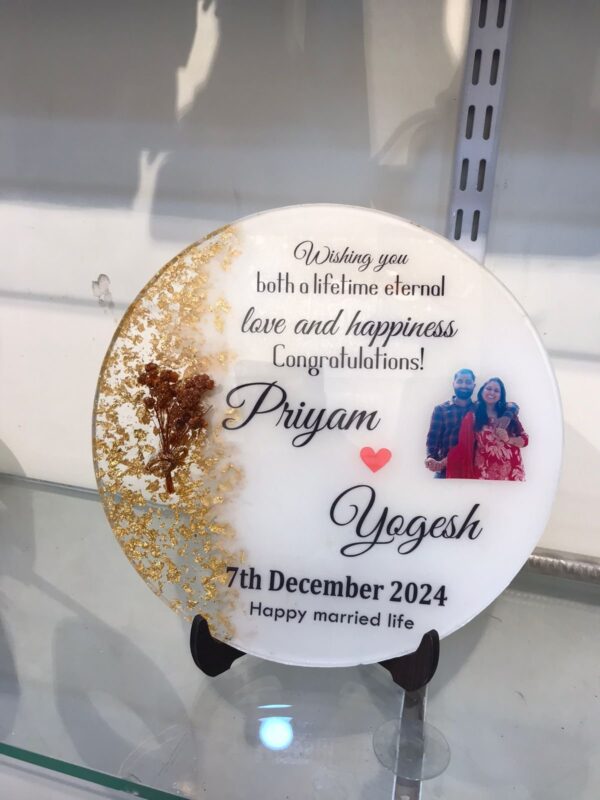 Resin Personalised Couple Photo Frame | Resin plate with a tiny floral - Image 4
